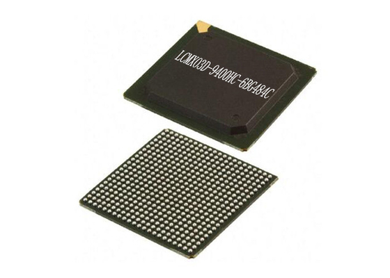 Feldprogrammierbarer Chip der integrierten Schaltung MachXO3D der Gatteranordnungs-LCMXO3D-9400HC-6BG484C