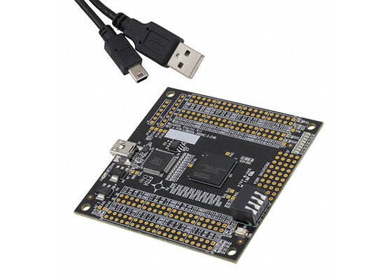 LCMXO3L-6900C-S-EVN eingebettete Lösungen LCMXO3L-6900 MachXO3L FPGA Starter Evaluation Board